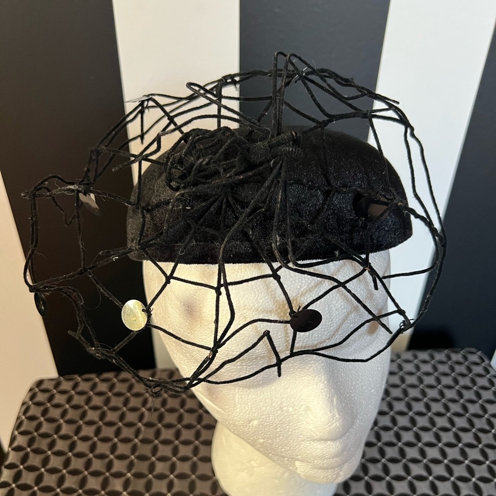 Posable Wire Black Spider Web Goth Fascinator Hat 🖤🕸️🕷️